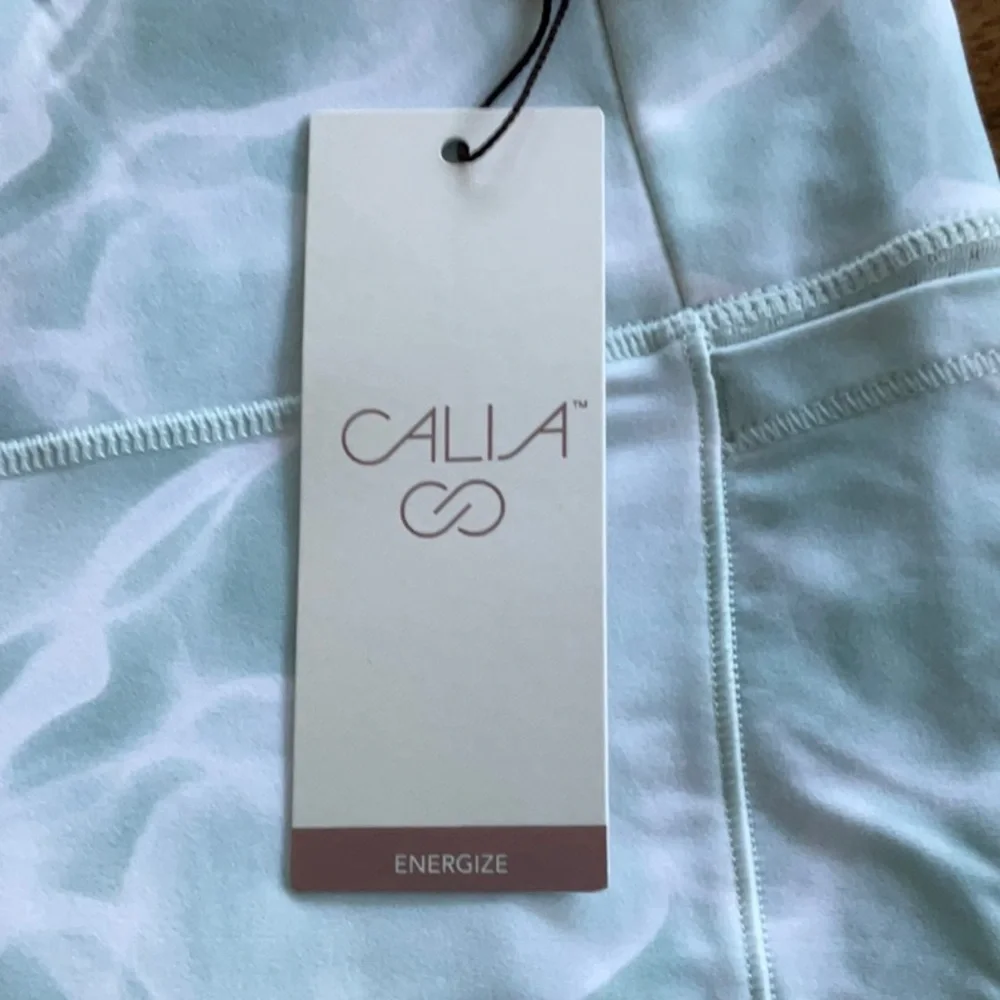Calia Pale green & soft white Patterned Leggings. Pockets on sides. Buttery soft - Picture 5 of 12